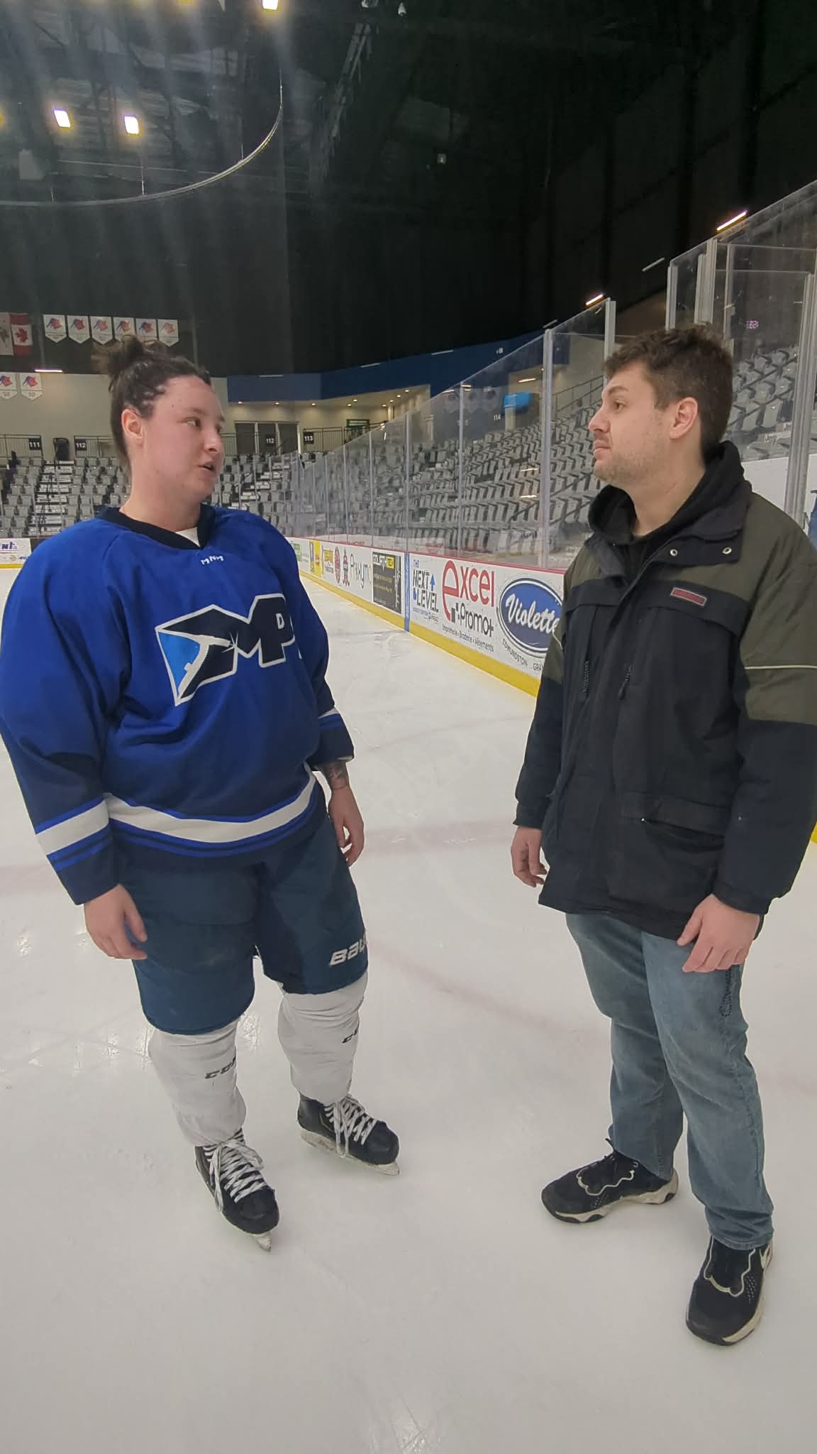 Roxanne Rioux : une joueuse professionnelle de hockey au Kazakhstan